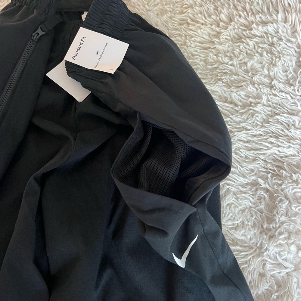 Men’s Standard Fit Nike Pants - Picture 5 of 8